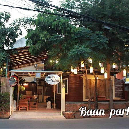 Baan Park Raak Backpacker Hostel Chiang Mai Eksteriør billede