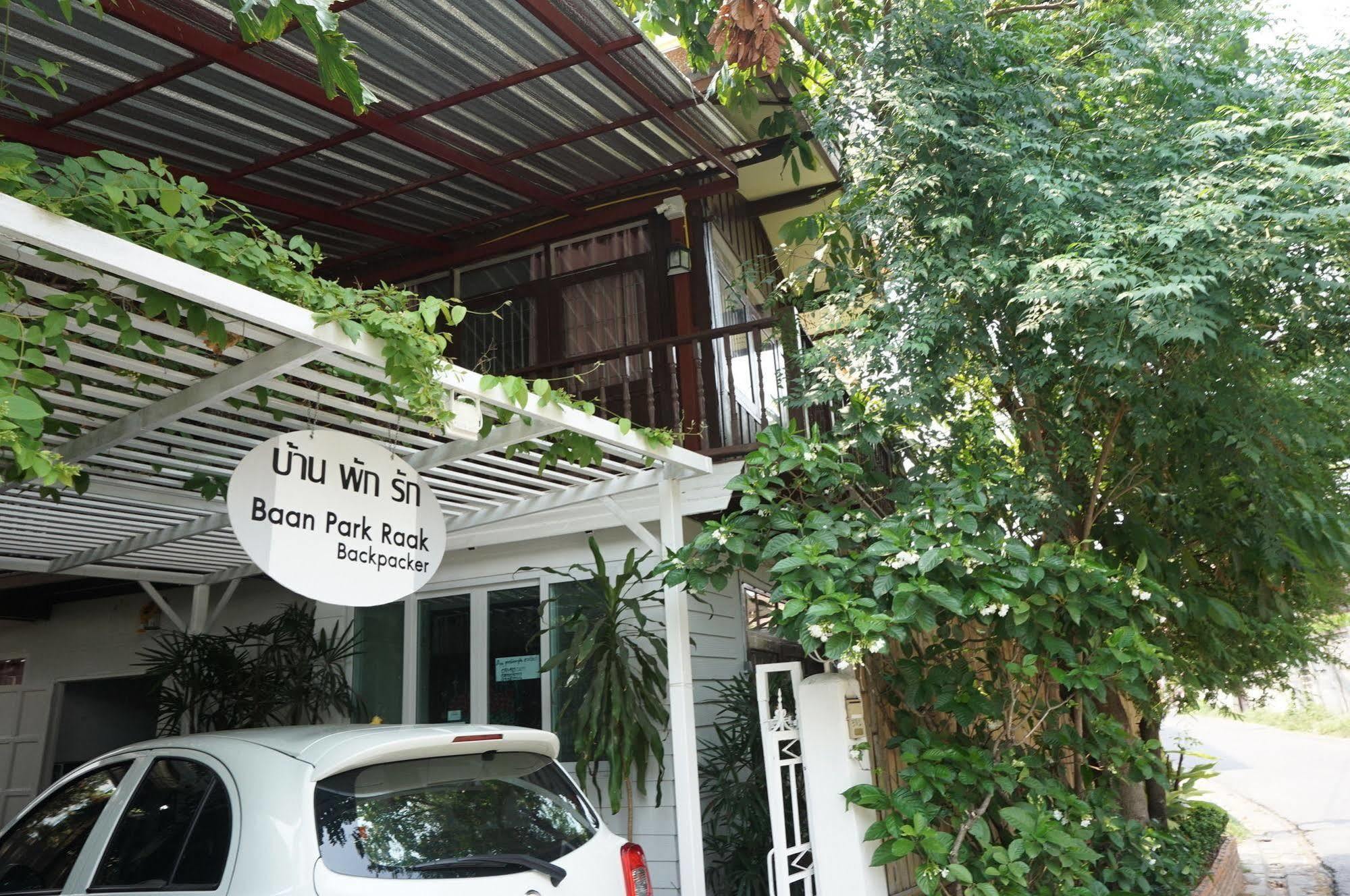 Baan Park Raak Backpacker Hostel Chiang Mai Eksteriør billede